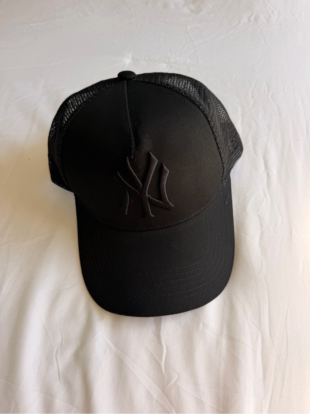 New Era Black New York Yankees Trucker Cap